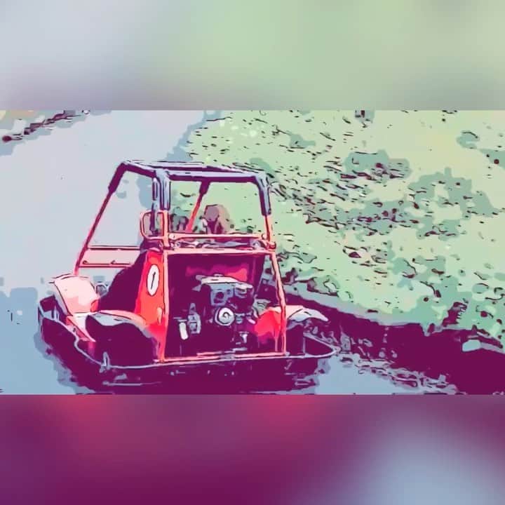 美沙玲奈のインスタグラム：「🚗💚 マリカーで練習してたおかげが、 ちゃんと上手に運転出来た🥺👏 山道のガタガタ感がスリル感じた/// (((マスクの向きが上下逆らしい🤣)))  #ゴーカート #安全 #運転 #楽しかった #🚗」