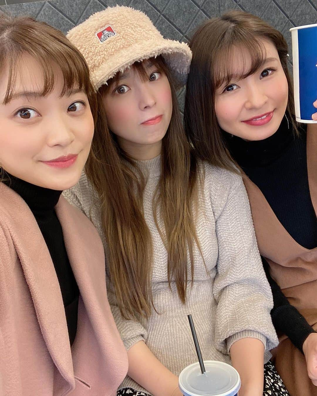 西村麻依のインスタグラム：「. 3人で野球観戦🦁💛 #埼玉西武ライオンズ  #ソフトバンクホークス」