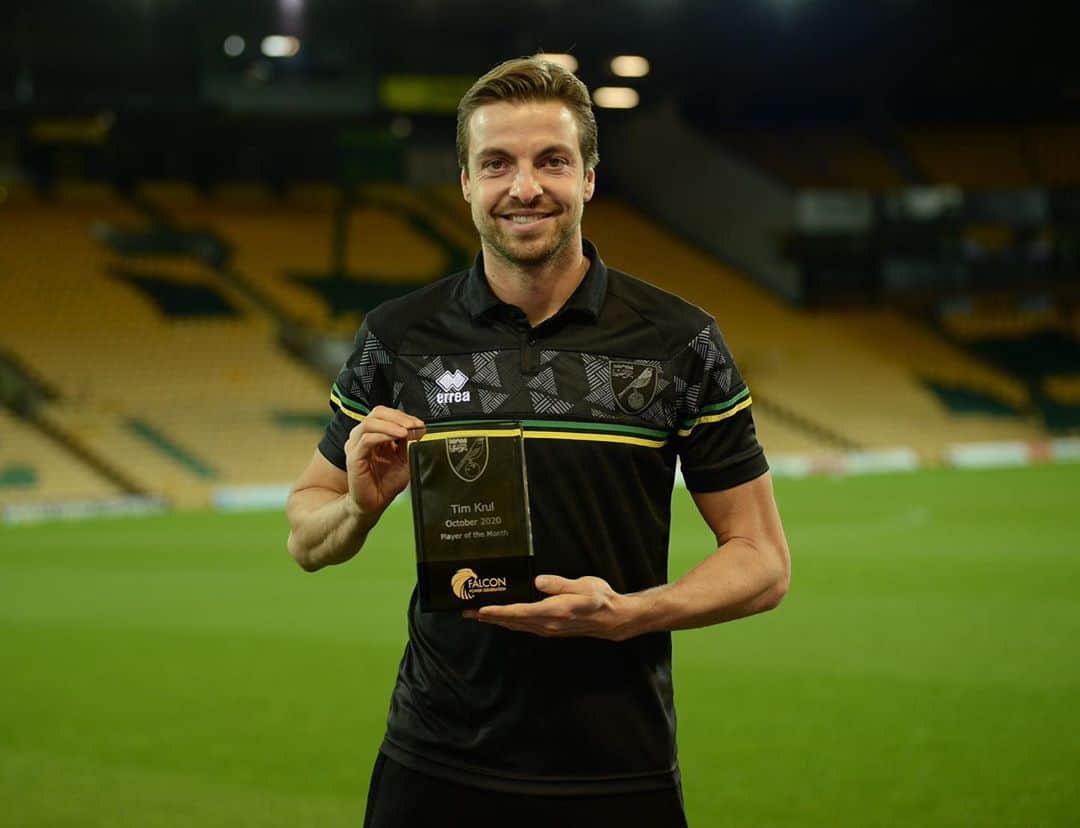 ティム・クルルのインスタグラム：「Thanks to those who voted for me this month.. Not the result we wanted last night .. We stay unbeaten and go again Saturday.. #cleansheet #6unbeaten 🔰」