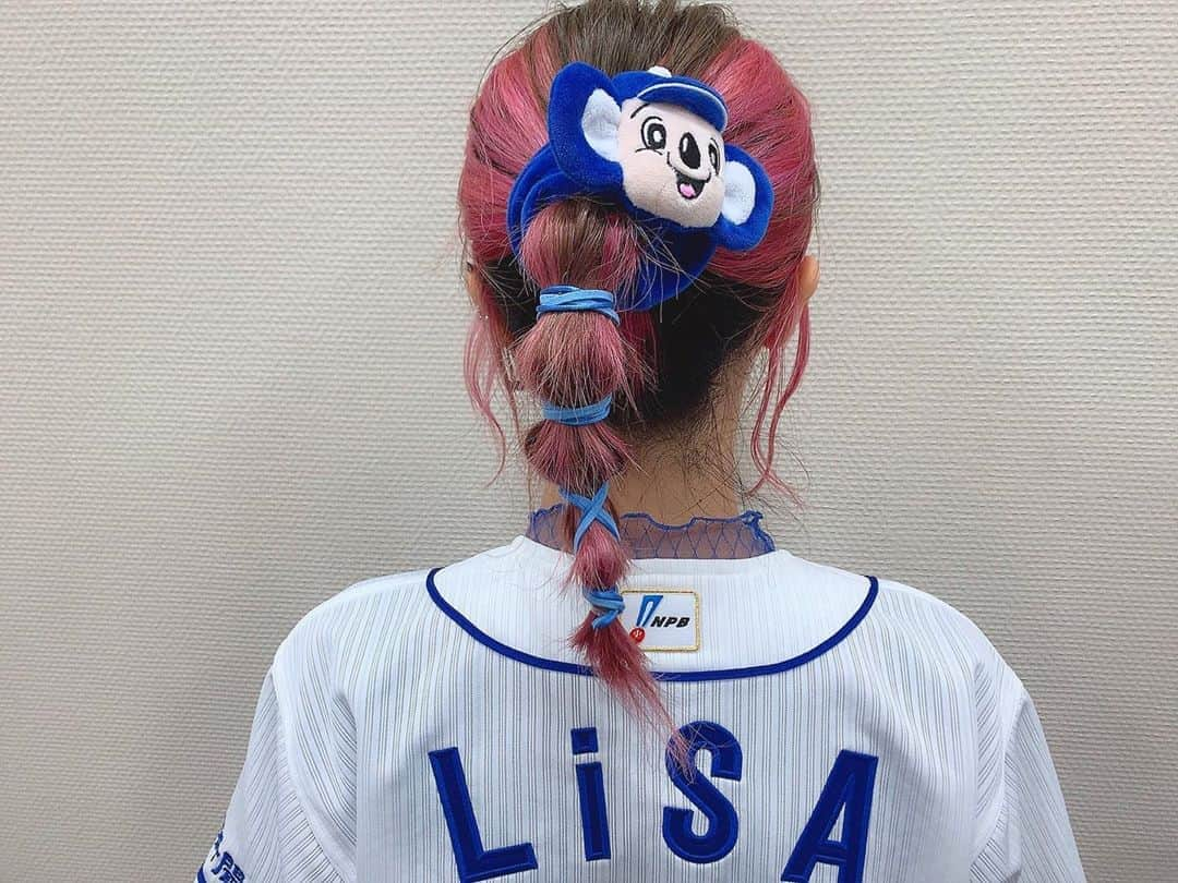 LiSAさんのインスタグラム写真 - (LiSAInstagram)「いっくよーーー！🐨🐲⚾︎れっつごーがんばれいけそーじゃん！🐨⚾︎大きなアーチを描けーーー！ よろしくお願いします☻ #ナゴヤドーム　#たばたばへあー　@tabatabamake」11月4日 17時38分 - xlisa_olivex