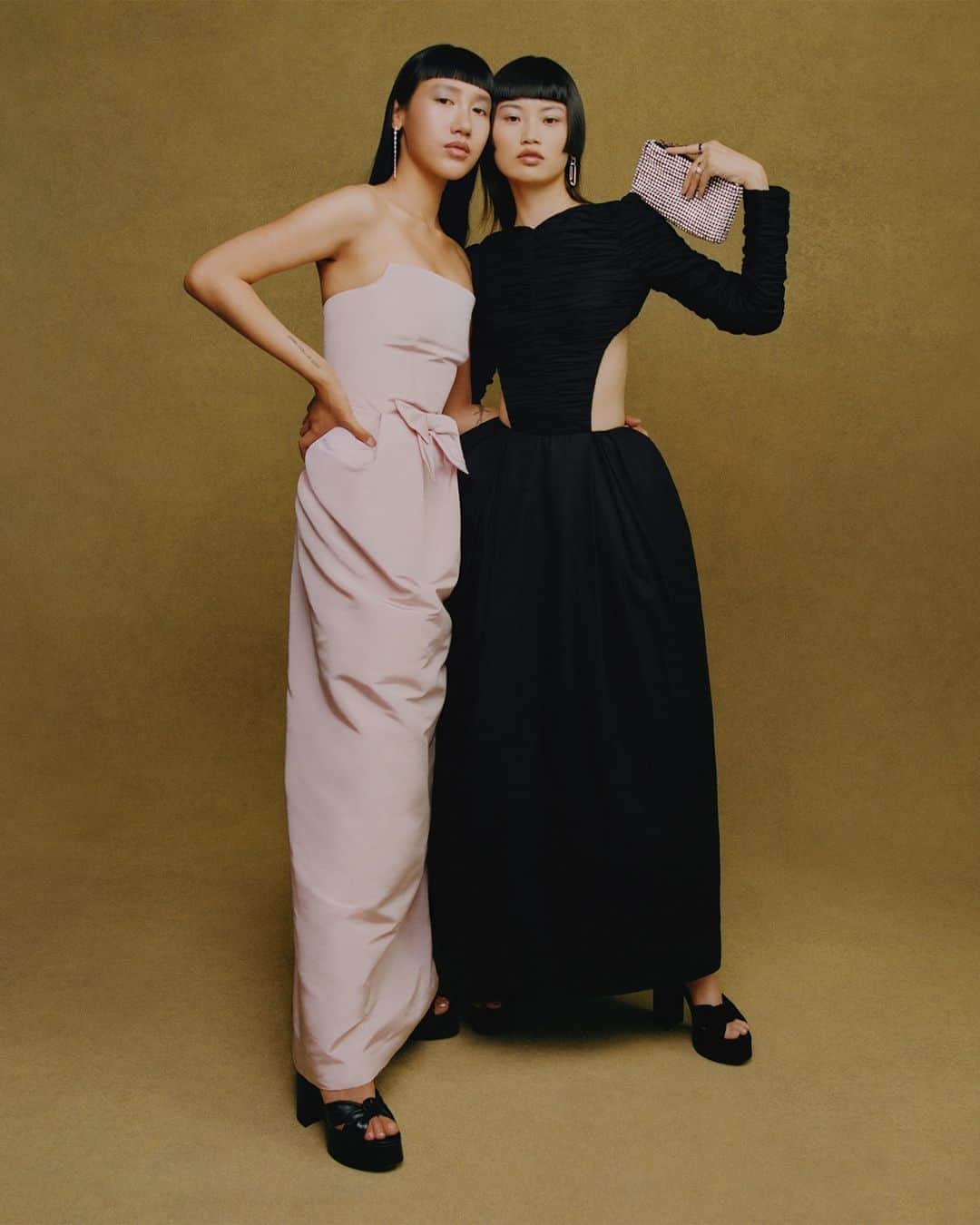 PORTER magazineさんのインスタグラム写真 - (PORTER magazineInstagram)「Do your friendships shape your style? At the link in bio two of the faces of our Holiday campaign – best friends Peipei and Ruoyi – share the style lessons they’ve learned from each other and the special pieces that keep them feeling connected.」11月4日 23時15分 - portermagazine