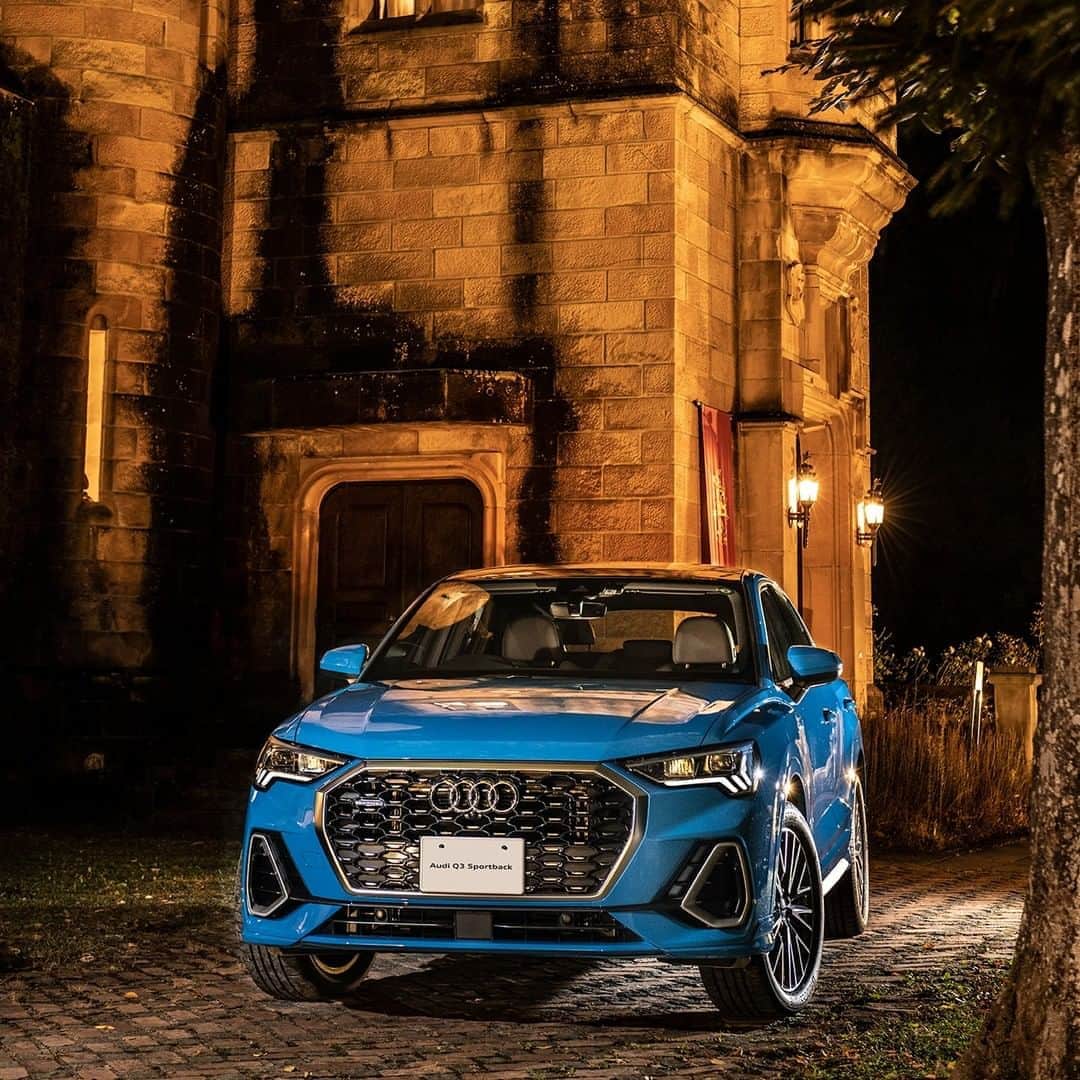 Audi Japan Sales / アウディジャパン販売さんのインスタグラム写真 - (Audi Japan Sales / アウディジャパン販売Instagram)「【Audi Japan Salesオリジナル壁紙/デスクトップカレンダー】 Audiが持つ細部にわたる美しさ、流麗なデザインを切り出した壁紙&カレンダを、ホームページより毎月無料でダウンロードできます。  様々なサイズをご用意しておりますので、ぜひお客様のデジタルデバイスに合わせてAudiの世界観をお愉しみください。  詳細は #AJS のオフィシャルサイトへ。 @audi.japan.sales  #AudiQ3 #Q3 #myaudi #audistyle #car #アウディ #ドライブ #車 #愛車 #外車 #ドイツ車 #車好き #車好きな人と繋がりたい #アウディ女子 #車好き男子」11月4日 18時00分 - audi.japan.sales