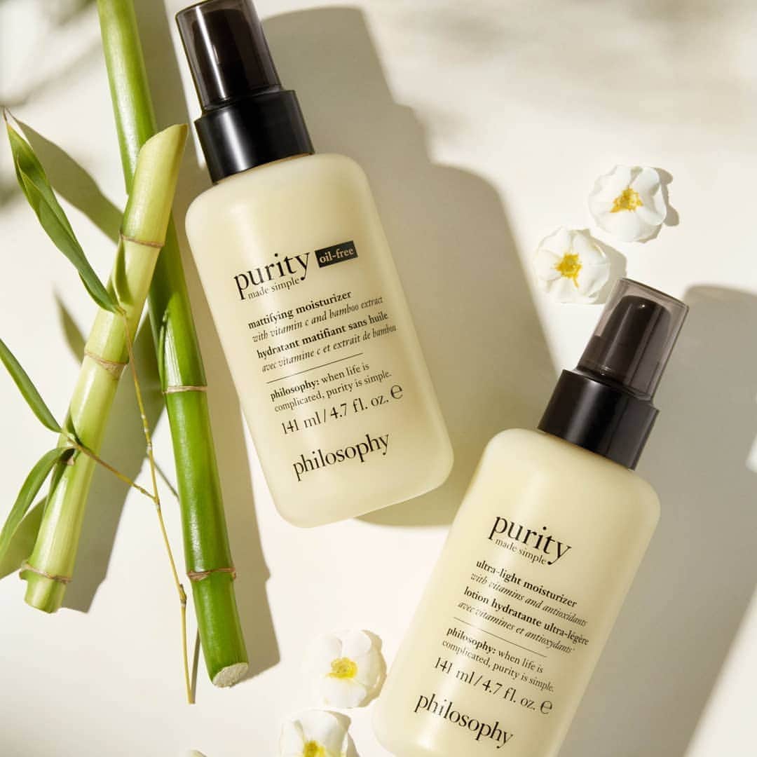 CeCi Thailandのインスタグラム：「กลับมาแบบสุดปัง! กับการเปิดตัว 2 ผลิตภัณฑ์ ใหม่! ใน purity collection สูตร oil-free ที่รังสรรค์มาเพื่อดูแลผิวหน้าของสาว ๆ ที่มีความกังวล>>เรื่องผิวมัน<<เป็นพิเศษ!  . 👑purity made simple oil-free one-step mattifying facial cleanser ขนาด 240 ml ราคา 990 บาท คลีนเซอร์สูตร oil-free ที่เหมาะสำหรับผิวผสมถึงผิวมัน  🍃สารสกัดจากต้นไผ่ เนื้อสัมผัสแบบเจลที่แตกตัวเป็นเนื้อโฟมอ่อนนุ่ม   เพียงขั้นตอนเดียวแต่...ทำความผิวหน้าได้อย่างสะอาดล้ำลึก ลบเมคอัพเกลี้ยง ขจัดความมันส่วนเกิน แต่ช่วยกักเก็บความชุ่มชื้นให้ผิวหน้าของสาว ๆ นุ่ม สดใส เรียบเนียน ไม่แห้งตึง   👑purity made simple oil-free mattifying gel moisturizer ขนาด 140 ml. ราคา 1,250 บาท มอยส์เจอไรเซอร์สูตร oil-free มอบความชุ่มชื้นให้กับผิวได้ยาวนานถึง 24 ชั่วโมง  🍃สารสกัดจากต้นไผ่ และมีส่วนผสมของวิตามินบี 5 , วิตามินซี และวิตามินอี ผสานกับส่วนผสมของชาเขียว ช่วยบำรุงพร้อมปรับสภาพผิวหน้าของสาว ๆ ให้กระจ่างใส เรียบเนียน ควบคุมความมันและคงความชุ่มชื้นยาวนานตลอดทั้งวัน  .」