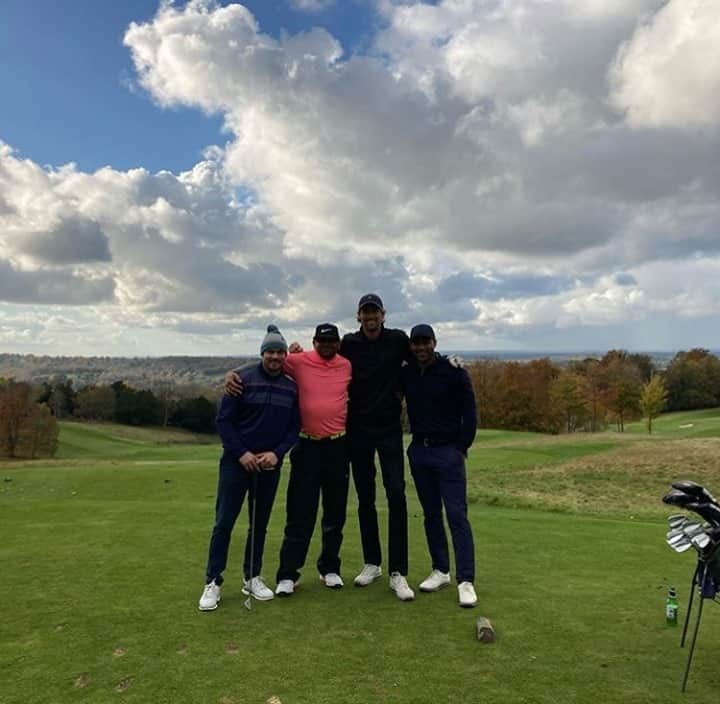 グレン・ジョンソンさんのインスタグラム写真 - (グレン・ジョンソンInstagram)「unfortunatley will not be doing this for a while #goodtimes #golf #lads」11月4日 18時00分 - glenj8