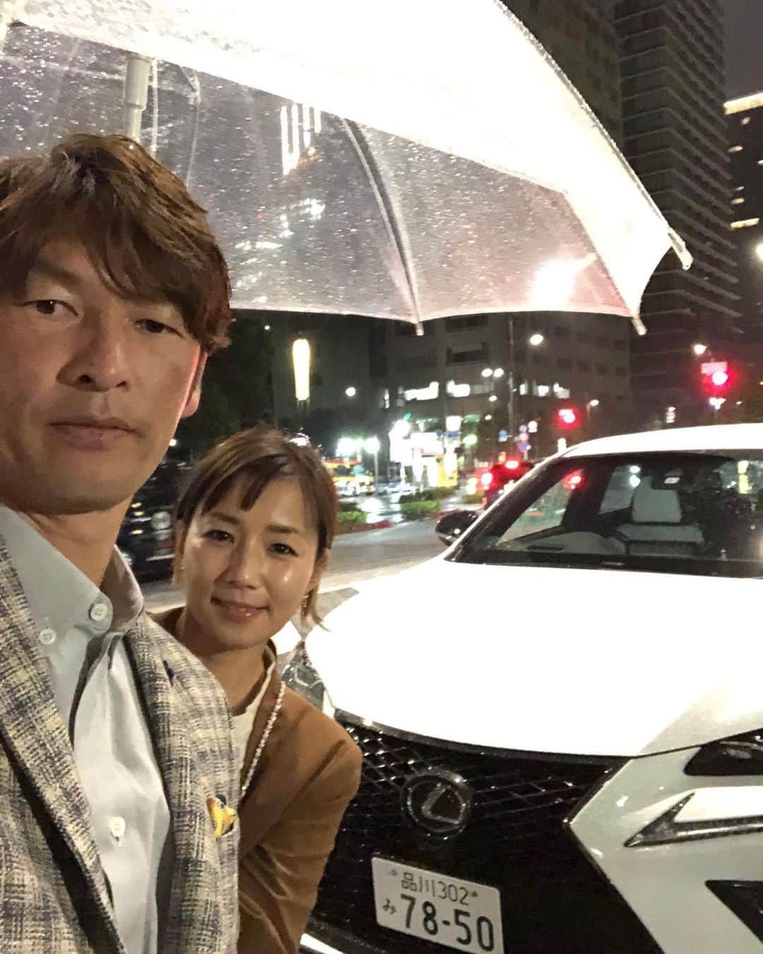 巻誠一郎さんのインスタグラム写真 - (巻誠一郎Instagram)「LEXUS NXをお借りして、妻と2人で久々に東京デートをしました。  普段あまり2人きりで出かけることがないのですが、ドライブをしながらいろんな話もできて、楽しい1日でした。  ぜひYoutubeリンクからご覧ください！  https://www.youtube.com/watch?v=Y16aBBUlZDc  #lexus  #lexusnx  #drive  #ドライブ #巻誠一郎」11月4日 18時04分 - makiseiichiro9