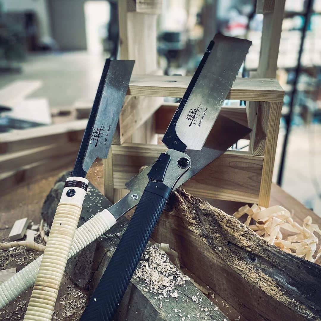SUIZAN JAPANさんのインスタグラム写真 - (SUIZAN JAPANInstagram)「Dozuki (dovetail) Folding Saw 8″ Dozuki (Dovetail) 9-1/2″ Ryoba (Double Edge)  #suizan #japanesesaw #japanesesaws #japanesetool #japanesetools #japaneseplane #craftman #craftmanship #ryoba #doubleedge #dovetail #dovetailsaw #handsaw #handplane #pullsaw #woodwork #woodworker #woodworkers #woodworking #woodworkingtools #furnitureworkshop #furnituredesign #furnituremakeover #furnituremaker #suizanjapan」11月4日 18時06分 - suizan_japan