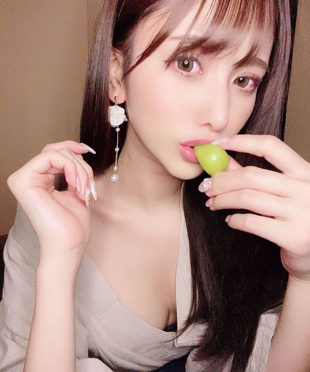 天使と女神のハーフさんのインスタグラム写真 - (天使と女神のハーフInstagram)「今回ご紹介させて頂くのは…🤩 ﻿﻿. . 《 @_miru960616 》さんです❣️ . . セクシーかつ可愛さ溢れる美女です❤️ . . 《 @_miru960616 》 素敵な投稿ありがとうございました💋﻿﻿ ﻿﻿  . インスタにはまだまだたくさん素敵な投稿ございます！ ﻿ . . ぜひ、覗いてみてください 💁🏽‍♀️❤️ ﻿﻿ ﻿﻿ ﻿﻿ . ☆★☆★☆★☆★☆★☆★☆★☆★﻿﻿ ﻿﻿ . 名前の通り﻿﻿ 天使と女神のハーフのような﻿﻿ 美しさをもつ女性を﻿﻿ 沢山ご紹介していきます 🥰❤ . ️﻿﻿ ﻿﻿ 掲載ご希望の方は﻿﻿ ﻿﻿ @tenshi_to_megami と #天使と女神のハーフ ﻿﻿ ﻿﻿ をタグ付けしてください 💁‍♀️💞 ﻿﻿ ﻿﻿ . ★☆★☆★☆★☆★☆★☆★☆★☆ . . ﻿﻿ ﻿﻿ #美人 #美女 #美肌 #かわいい﻿﻿ #モデル #コスメ  #ファッション﻿﻿ #女子力  #美意識 #美意識向上 ﻿﻿ #ブランド #ヘアカラー #スタイル﻿﻿ #お灑落さんと繋がりたい ﻿﻿ #ロングヘア #前髪 #ヘアスタイル ﻿﻿ #タピオカ #寫真 #フォローバック ﻿﻿ #カメラ女子 #セルフィー ﻿﻿ #カメラ好きな人と繋がりたい ﻿﻿ #bayflow #サロモ #サロンモデル﻿ #美容 #ダイエット #アパレル」11月4日 18時23分 - tenshi_to_megami