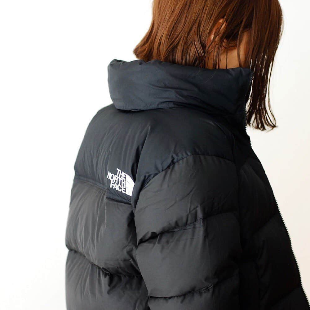 wonder_mountain_irieさんのインスタグラム写真 - (wonder_mountain_irieInstagram)「［ #wm_ladies ］ THE NORTH FACE / ザ ノース フェイス “Short Nuptse Jacket” ￥35,200- _ 〈online store / @digital_mountain〉 https://www.digital-mountain.net/shopbrand/thenorthfacewomen/ _ 【オンラインストア#DigitalMountain へのご注文】 *24時間受付 *15時までのご注文で即日発送 * 1万円以上ご購入で送料無料 tel：084-973-8204 _ #THENORTHFACE #ザノースフェイス #ノースフェイス #TNF #NuptseJacket _ We can send your order overseas. Accepted payment method is by PayPal or credit card only. (AMEX is not accepted)  Ordering procedure details can be found here. >>http://www.digital-mountain.net/html/page56.html  _ 本店：#WonderMountain  blog>> http://wm.digital-mountain.info _ 〒720-0044  広島県福山市笠岡町4-18  JR 「#福山駅」より徒歩10分 #ワンダーマウンテン #japan #hiroshima #福山 #福山市 #尾道 #倉敷 #鞆の浦 近く _ 系列店：@hacbywondermountain _」11月4日 18時25分 - wonder_mountain_