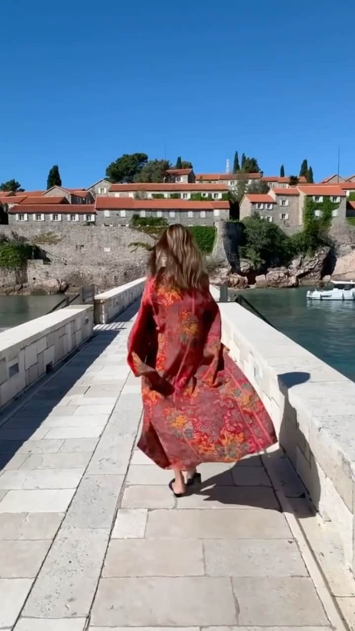 美馬寛子のインスタグラム：「Dreaming of travelling again! ✈️✨ #needaholiday  #tbt #montenegro 🇲🇪   . . . . . . .  #nakedplanet #bbctravel #beautifulmatters #wonderful_places  #travelgram #beautifuldestinations #welivetoexplore #vacationwolf  #travelawesome #luxurytravel #beachesnresorts #tourtheplanet #travelagain  #travel #europe #missuniverse  @insta_montenegro  @visit_montenegro  @montenegroadventure  @travelawesome  @beautifuldestinations  @welivetoexplore  @wonderful_places  @aman  @amansvetistefan」