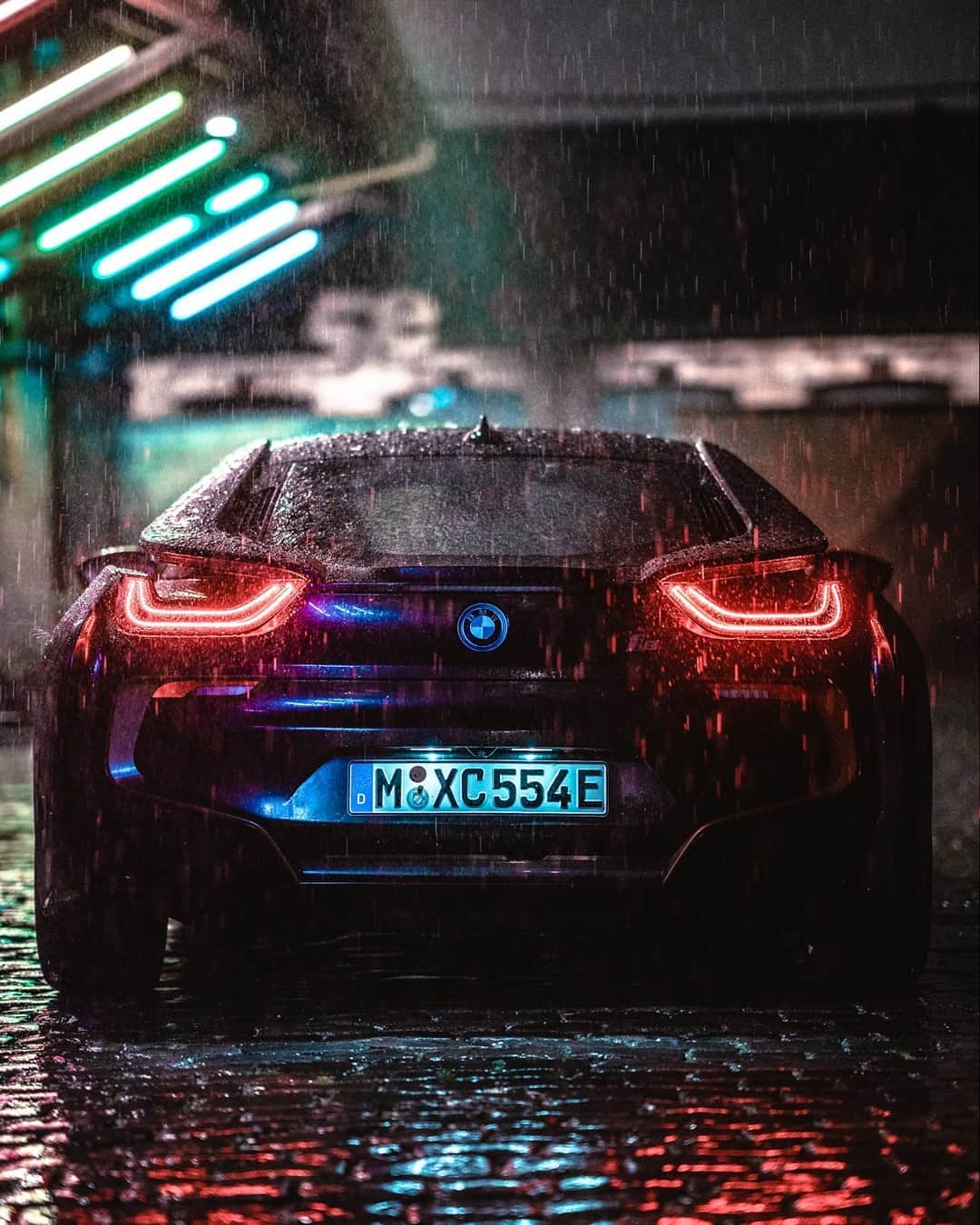 BMWのインスタグラム：「Dress code: never mind. You passed.  The BMW i8 Coupé Ultimate Sophisto Edition. #THEi8 #BMW #i8 #BMWi @bmwi」
