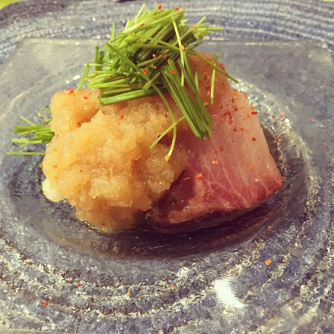 azumiさんのインスタグラム写真 - (azumiInstagram)「先日お誘いいただいて #食堂とだか さんへ。これでもか！の贅沢な素材とお料理に悶えながら楽しませていただきました😋美味しかった〜！牛ご飯とカレーもテイクアウト。 久々にお会いする方も多く嬉しいひと時でした。 ありがとうございました🙏✨ #あずみメシ」11月4日 18時32分 - xx_azumi_xx