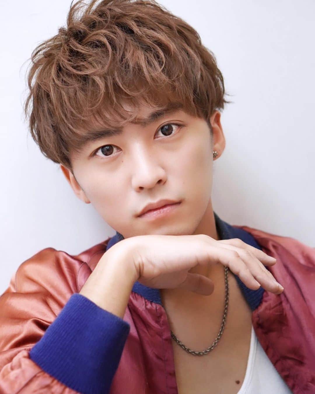 品川翔のインスタグラム：「寒くなってきたね❄️  #俳優#actor#モデル#model #無造作ヘア#ヘアスタイル #followme #fashionstyle  #l4l#f4f」