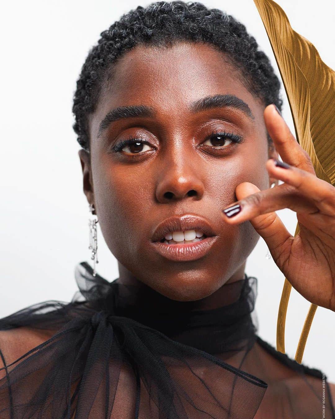 James Bond 007さんのインスタグラム写真 - (James Bond 007Instagram)「Here’s a look at #NoTimeToDie's @lashanalynch on the cover of @bazaaruk’s Women of the Year December issue.」11月4日 18時55分 - 007