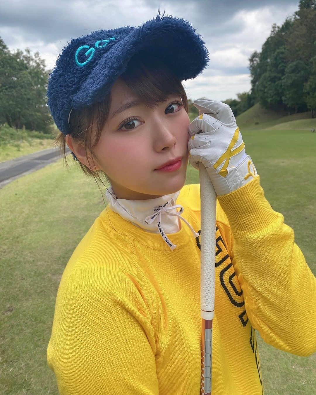 山内鈴蘭さんのインスタグラム写真 - (山内鈴蘭Instagram)「先日のゴルフウェアです🥰 グローブまでがコーデの一部💓 ． ． 明るいカラーのウェア大好きっ ゴルフ場だから着れるし、ほんとすき💓 ． ． #ゴルフ #ゴルフウェア #ゴルフコーデ #Gorurun #ごるらんコーデ #ゴルフ女子 #ゴルフ女子コーデ #ゴルフ好き #ゴルフ場 #ゴルフ大好き #ゴルファー」11月4日 18時56分 - xxsuzuranxx