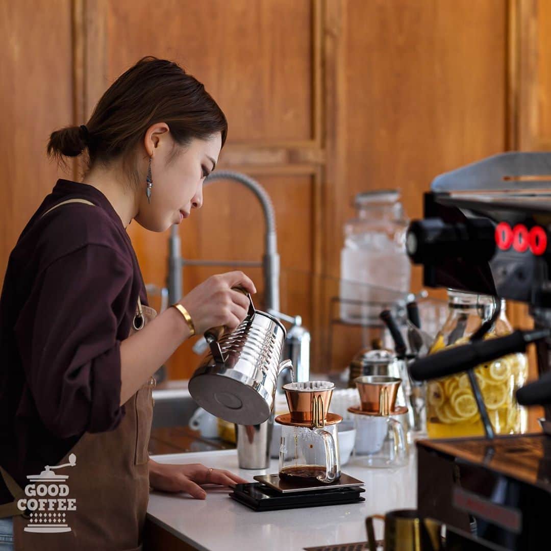 goodcoffeemeさんのインスタグラム写真 - (goodcoffeemeInstagram)「. ☕️ Good Coffee Crew Recommend Shop Info ☕️  【THE LOCAL FUKUOKA (@thelocal_fukuoka) ／ 福岡・博多】  GC Crew： @north.pole.gmt  「渋谷にある「THE LOCAL COFFEE STAND」の2号店として、 2020年3月に「THE LOCAL COFFEE STAND FUKUOKA」が博多にオープン。  本店同様、毎月ハンドドリップで提供するロースターさんが変わるので、福岡にいながら他県のロースターのお豆も楽しめます。  スイーツにも力を入れており、不動の人気を誇るプリンに加え、季節ごとに合わせたスイーツも登場します」」11月4日 19時00分 - goodcoffeeme