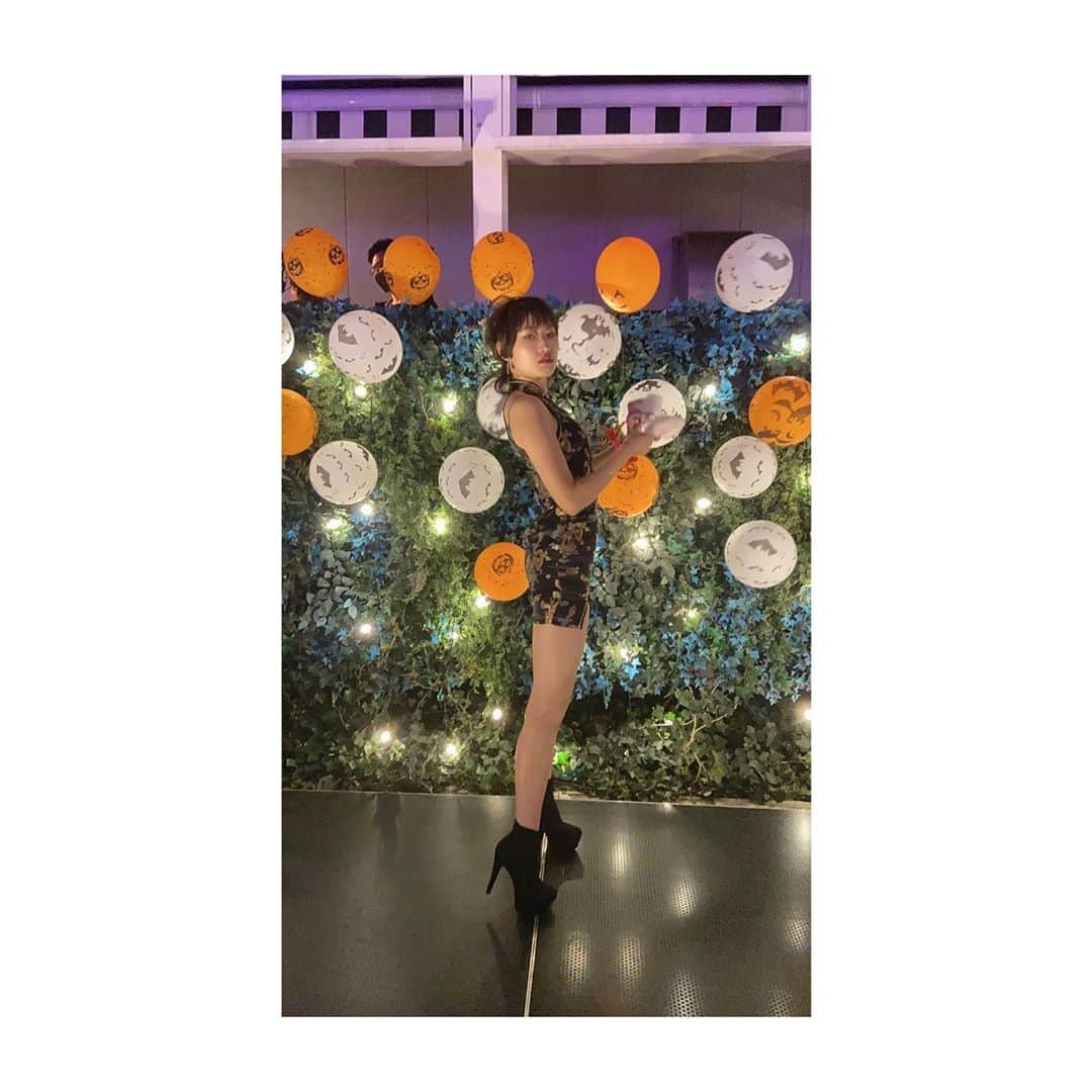 naokoのインスタグラム：「ハロウィンはチャイナガールでした🎃 . . .  #ootd #ポートレート #被写体希望 #dmください #美容師さんと繋がりたい #モデル #freelancemodel #クリエイティブ撮影 #東京カメラ部 #model #撮影会モデル #emoda #サロンモデル #美脚 #ベリーショート #プチプラファッション #作品撮り #ミラーレス一眼 #sexybaby  #撮影依頼募集中 #いいね返し #いいね返しは絶対 #いいねした人全員フォローする #zara #クリエイティブ撮影 #プチプラコスメ #コスプレ #engineer #smoking #smokinggirl」