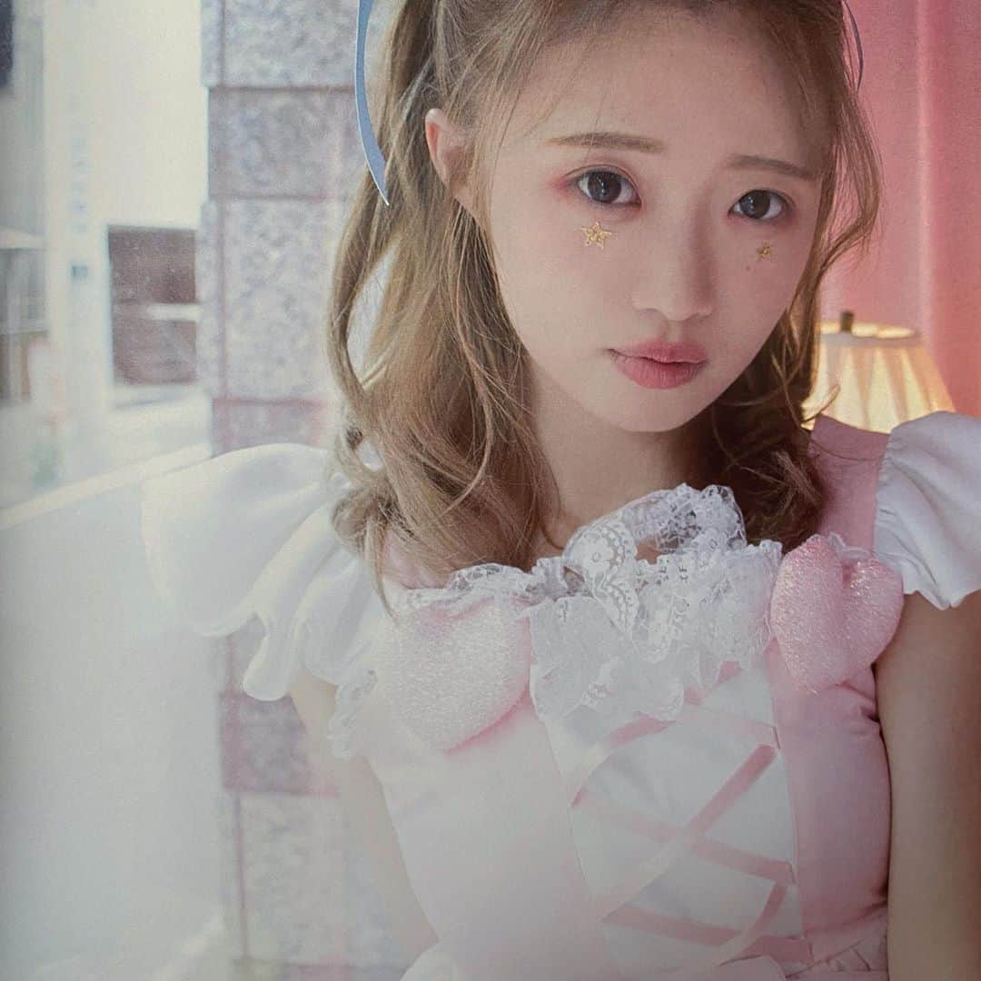 双木昭夫のインスタグラム：「雑誌spoon.で12ページにわたって「なまいきリボンわがままレースvol7」 中井りかちゃんの紹介をしてくれております、最新号です」
