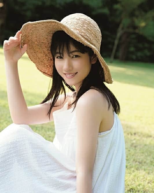 モーニング娘。'20のインスタグラム：「- . 可愛いすぎる💙 . . #北川莉央 . .」