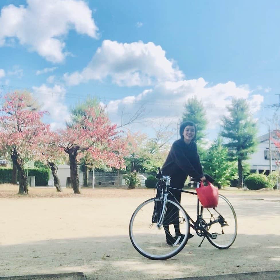 和歌子さんのインスタグラム写真 - (和歌子Instagram)「🦃🦃🦃 おでかけおでかけ〜🍁 秋は最高に好きな季節 ピクニックしたいな〜」11月4日 19時38分 - __waka.___