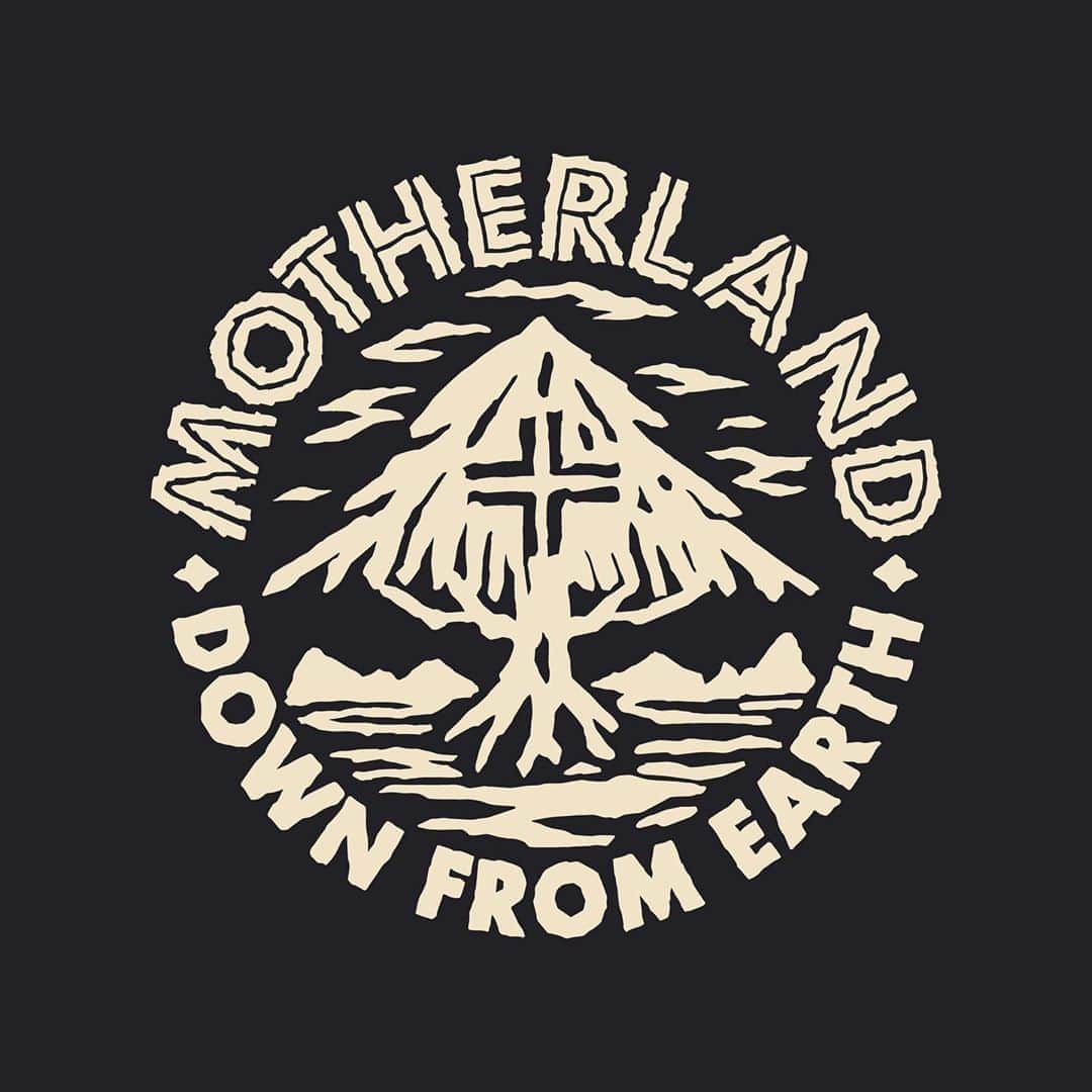 エルアールジーのインスタグラム：「Motherland :: Down From Earth  Drops this week. L-R-G.com 🌲  #holiday2020 #LRG #DownFromEarth」