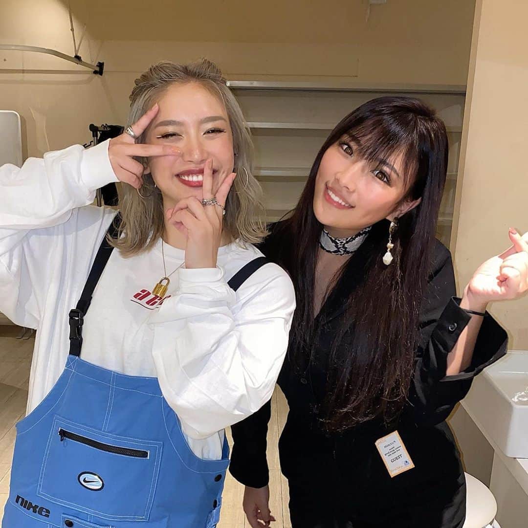 のインスタグラム：「あかねちんのLIVEサイコー🎤❤︎ @acane0129 お疲れ様❤︎ 可愛かった… また明日も会うけど（笑）#acane #電話の時とのギャップ萌え笑」