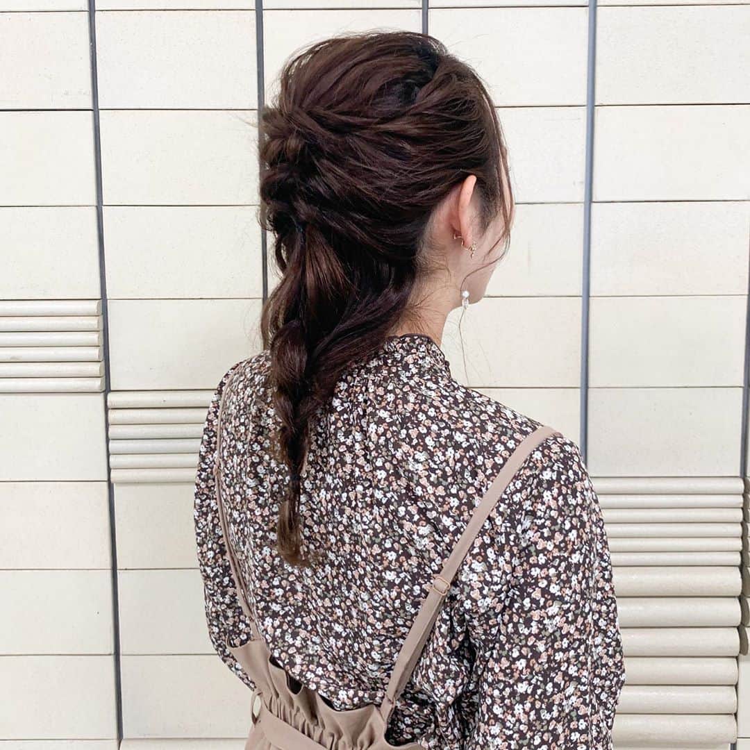 若林翔子さんのインスタグラム写真 - (若林翔子Instagram)「.﻿ .﻿ ちょっとブレイクタイム♡﻿ 今日もかわいい衣装とヘアにしてもらいました〜🤗﻿ ﻿ 関係ないけど最近食欲が止まりません。﻿ ﻿ ﻿ ﻿ #ちょっとブレイクタイム　#ミヤギテレビ﻿ #情報番組　#宮城　#仙台　#タレント　#MC﻿ #レポーター　#若林翔子　#白ごはんが無限に食べられそう﻿」11月4日 20時10分 - shokowakabayashi1685