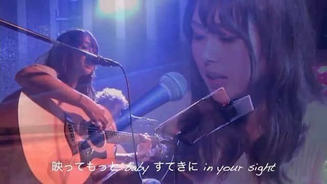 小池ジョアンナのインスタグラム：「#サザンオールスターズ   #いとしのエリー  #歌ってみた 動画です！  こちらもフルはYouTubeにて…♪  #サザン #coversong #弾き語り #弾き語り女子 #弾き語り動画 #弾き語りカバー #guitarcover」