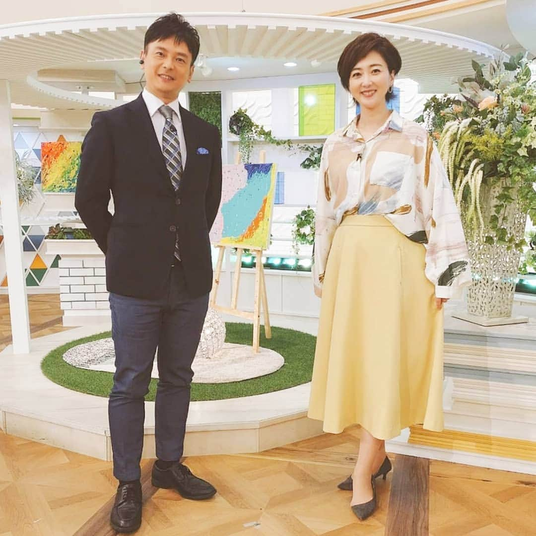 池尻和佳子さんのインスタグラム写真 - (池尻和佳子Instagram)「今日の衣装でした🍀  アメリカ大統領選挙に振り回された１日でしたm(._.)m  #衣装#アメリカ#大統領 #大統領選挙#１日#trump  #biden#どっち#タダイマ #tbs#rkb#boujeloud#福岡 #スタイリスト#スパイラルセンス #アナウンサー#田畑竜介 #池尻和佳子」11月4日 20時23分 - wakako_ikejiri_rkb