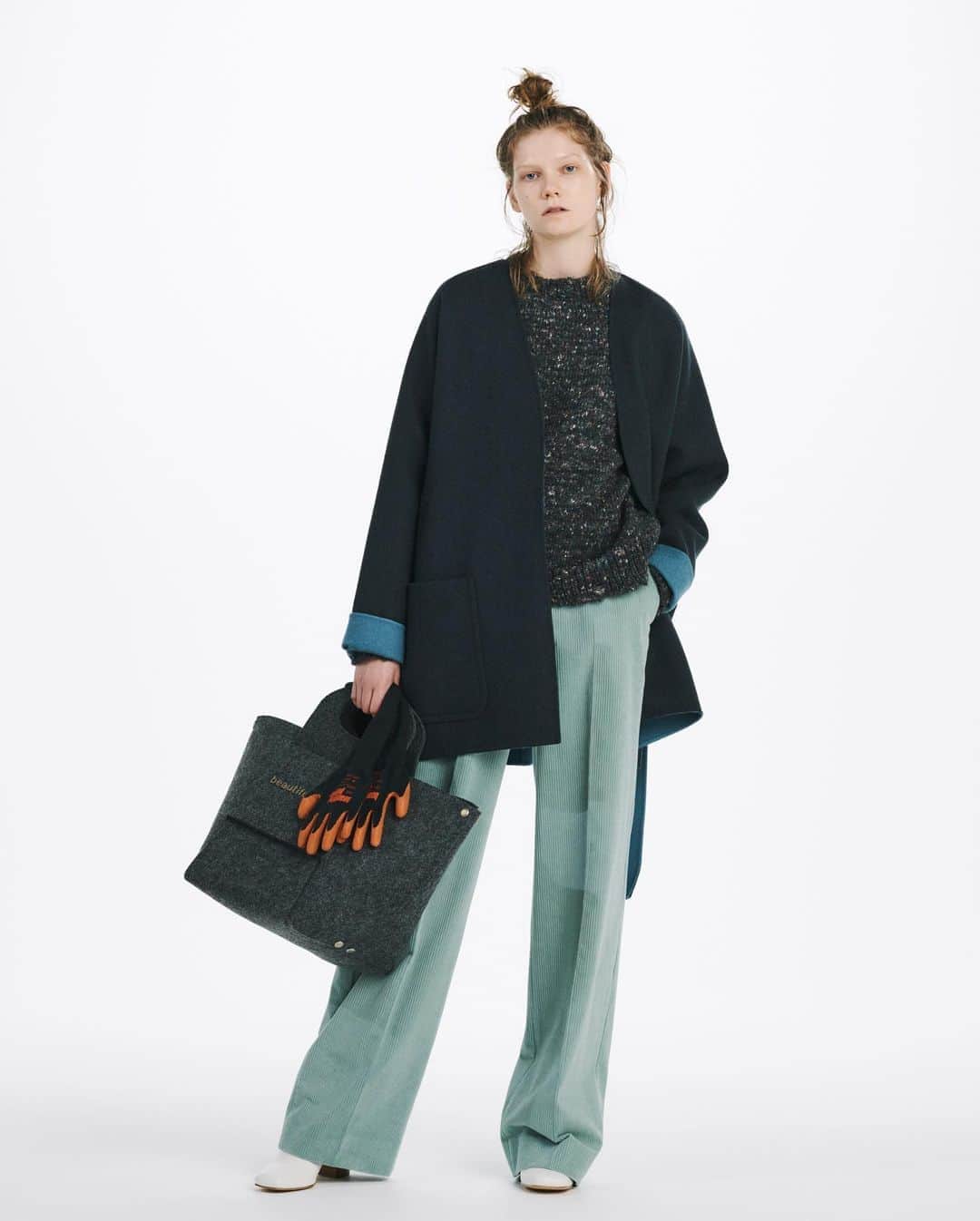ビューティフルピープルさんのインスタグラム写真 - (ビューティフルピープルInstagram)「Winter 2020 Collection⁠⠀ Side-C / Vol.4⁠⠀ ⁠⠀ coat : tasmania polwarth liner short coat⁠⠀ tops : fleck yarn pullover⁠⠀ ⁠pants : ⁠cotton wool corduroy high waist pants⁠⠀ bag : recycled felt constructive bag L⁠⠀ ⁠gloves : rubber coated knitting gloves⁠⠀ ⁠⠀ #AW20⁠⠀ #PFW⁠⠀ #SideC⁠⠀ #shortcoat⁠⠀ #knit⁠⠀ #fleckyarn⁠⠀ #pullover⁠⠀ #corduroypants⁠⠀ #highwaistpants⁠⠀ #woolpants  #recycledfelt⁠⠀ #feltbag⁠⠀ #handbag⁠⠀ #gloves⁠⠀ #beautifulpeople⁠」11月4日 20時48分 - beautifulpeople_officialsite