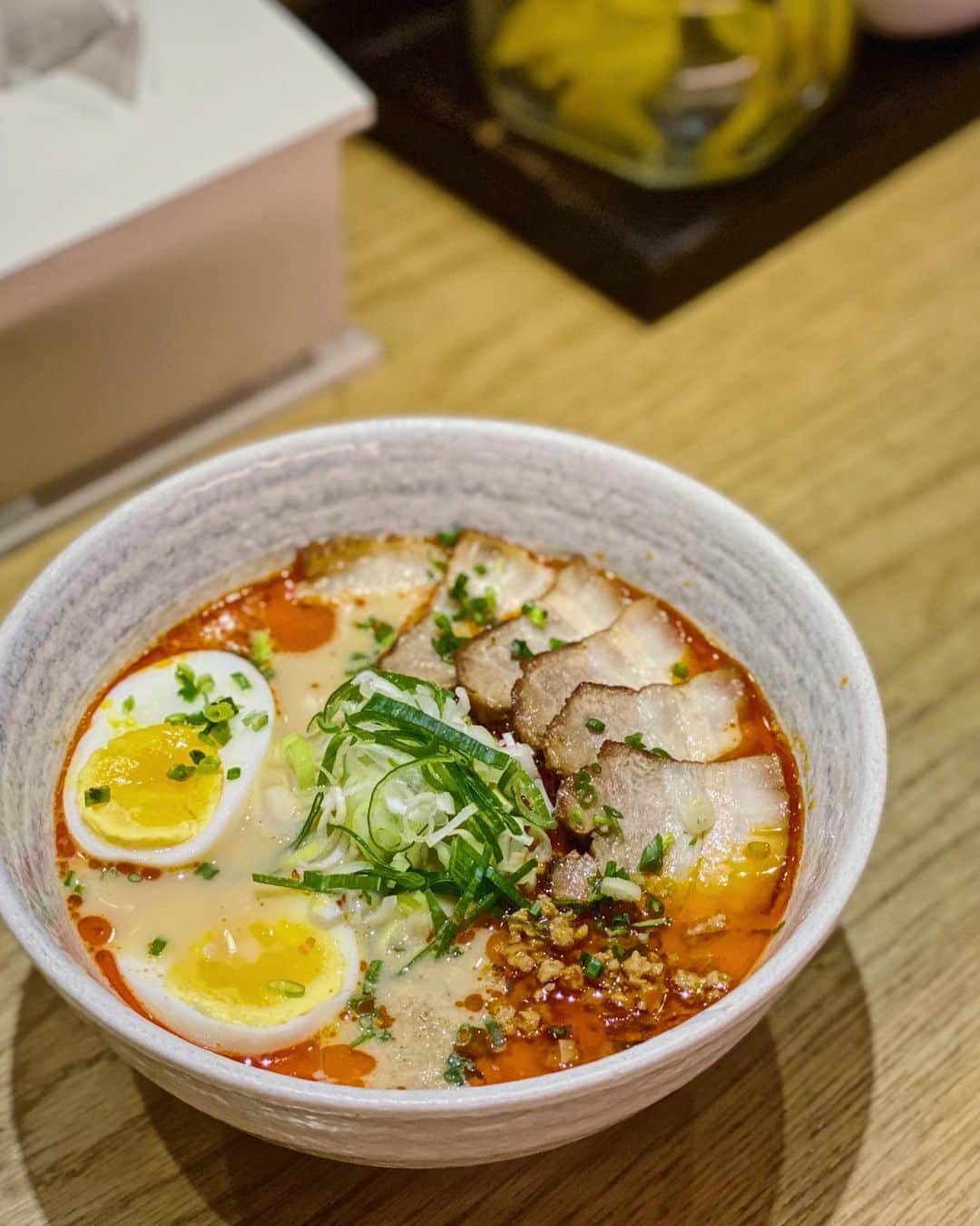 のインスタグラム：「@yong.chelin 쑥스럽구먼...🤣」