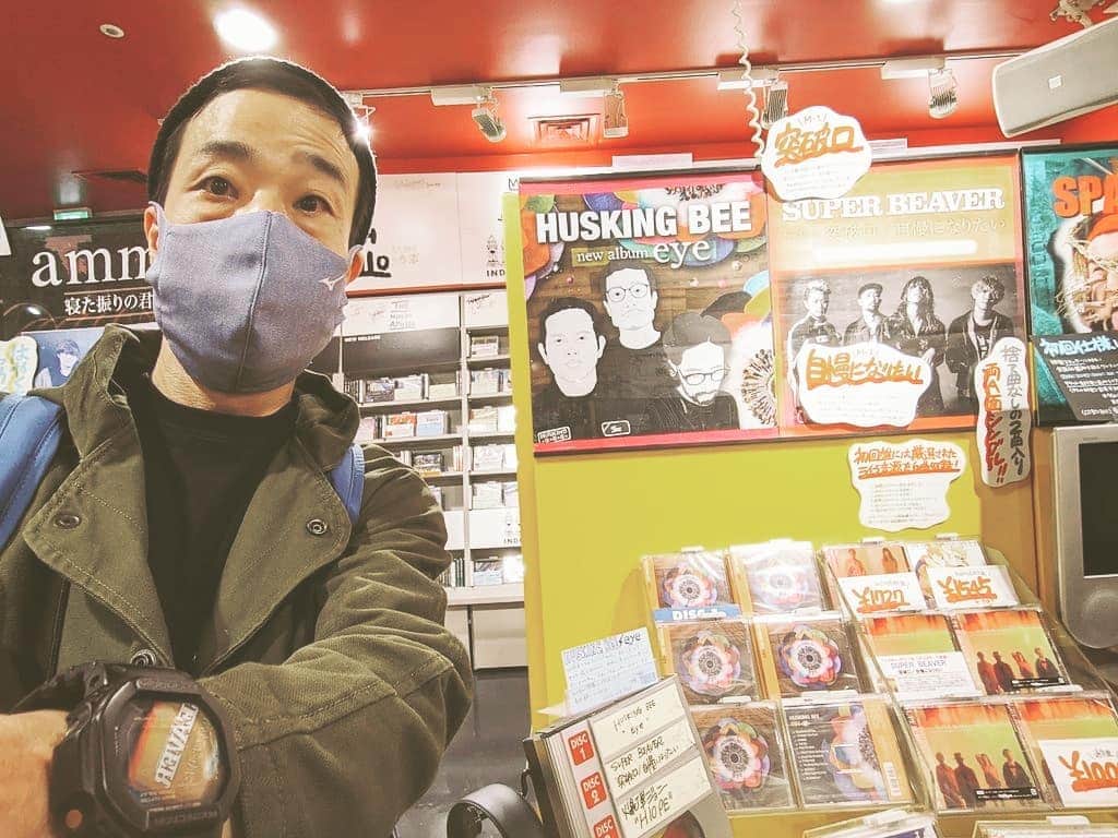 磯部正文のインスタグラム：「タワーレコード渋谷店 TSUTAYA渋谷店に寄ってみました おそらくすぐ補充があるのでしょうがTSUTAYAのコーナーの盤はなくなってました 毎回思うのですが色んな方の労力があってこその盤が出来上がってお店に並んでるのは感慨深いです  お店に足を運んでくれる人 通販で取り寄せてくれる人  ありがとうございます👁️‍🗨️」