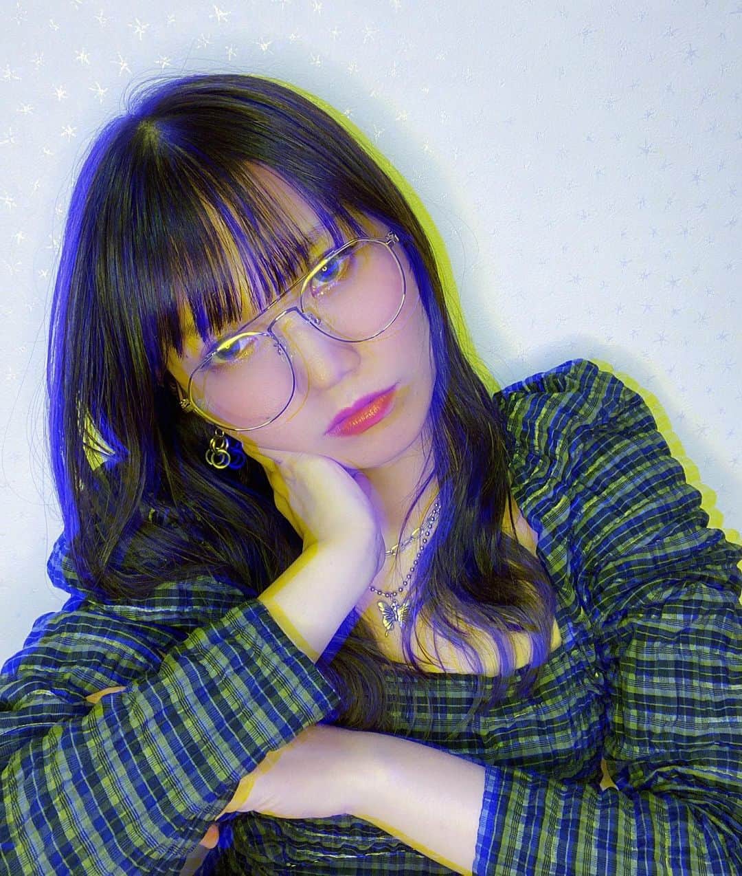 のインスタグラム：「だんだんと寒くなってきたね。 寒くなってくるとチェック柄が 着たくなってしまうのなぜか🤫☀︎#handm」