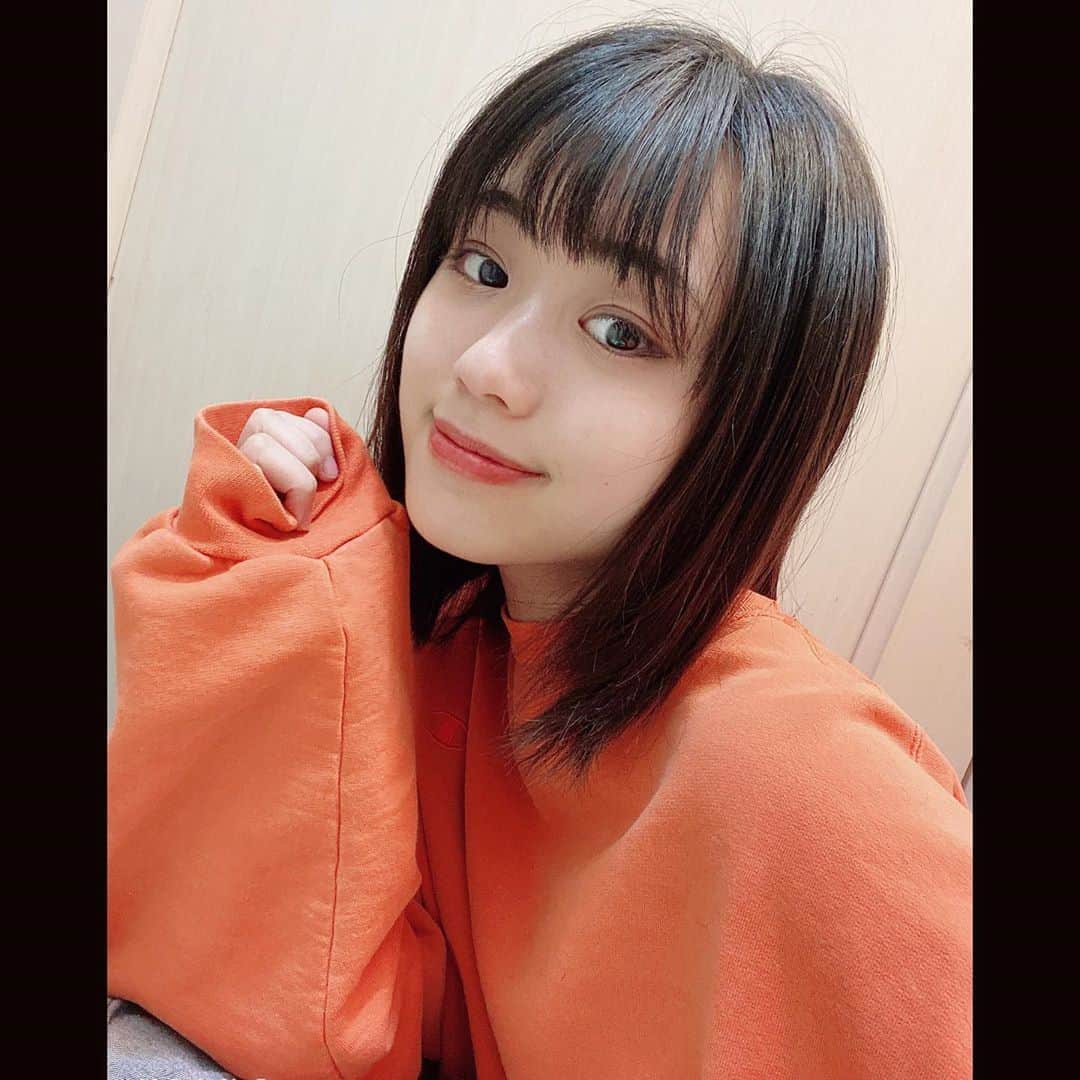 多田成美のインスタグラム：「. 昨日は家族でピザを食べました😋🍕おいしかったな〜 今日のご飯はなんだろな❤︎😙」