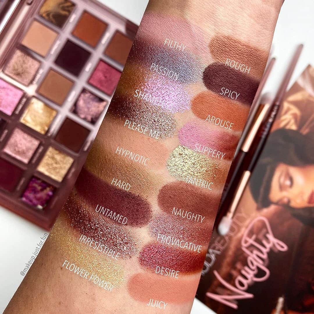 Huda Kattanさんのインスタグラム写真 - (Huda KattanInstagram)「Oomph 🔥🔥🔥 These shimmer shadows in #NAUGHTYNUDE just hit different 😍 Comment below if you're embracing your naughty with these shades!  📸: @makeup.just.for.fun @hudabeautyshop @thebeautyradar」11月4日 20時58分 - hudabeauty