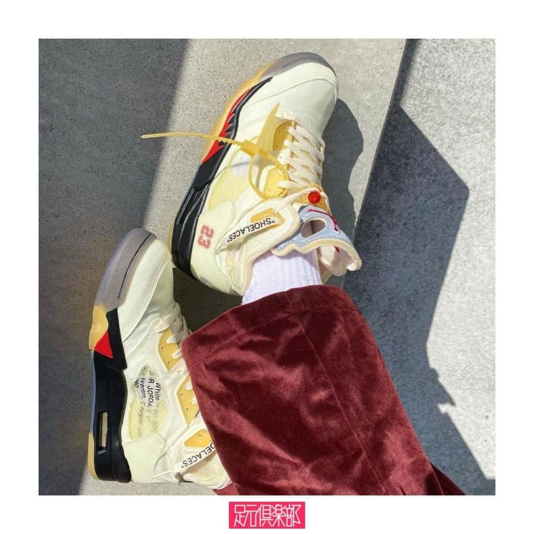 足元倶楽部 公式アカウントのインスタグラム：「ブランド : NIKE x OFF WHITE ( @nike x @off____white ) モデル名 : AIR JORDAN5 "SAIL" . (@yuki.k78)さんの #足元倶楽部 . スニーカースナップは @ashimoto.club でポスト&チェック！ . #offwhiteairjordan5 #offwhitenike #airjordan5offwhite #nike #offwhite #オフホワイト #足元クラブ #足元くら部#足元#あしもと倶楽部 #スニーカー #スニーカーコーデ #スニーカー同好会 #キックス #靴 #コーディネート#スナップ#ファッションスナップ #ストリートスナップ #お気に入りの一足 #今日の逸足#逸足 #운동화 #kicks#newkicks」