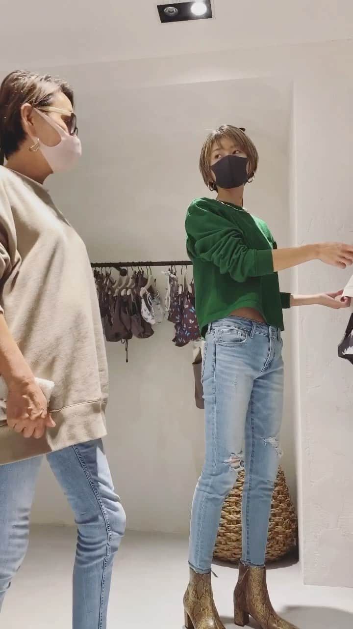 &mのインスタグラム：「@alexiastam1988 展示会 ❤︎」