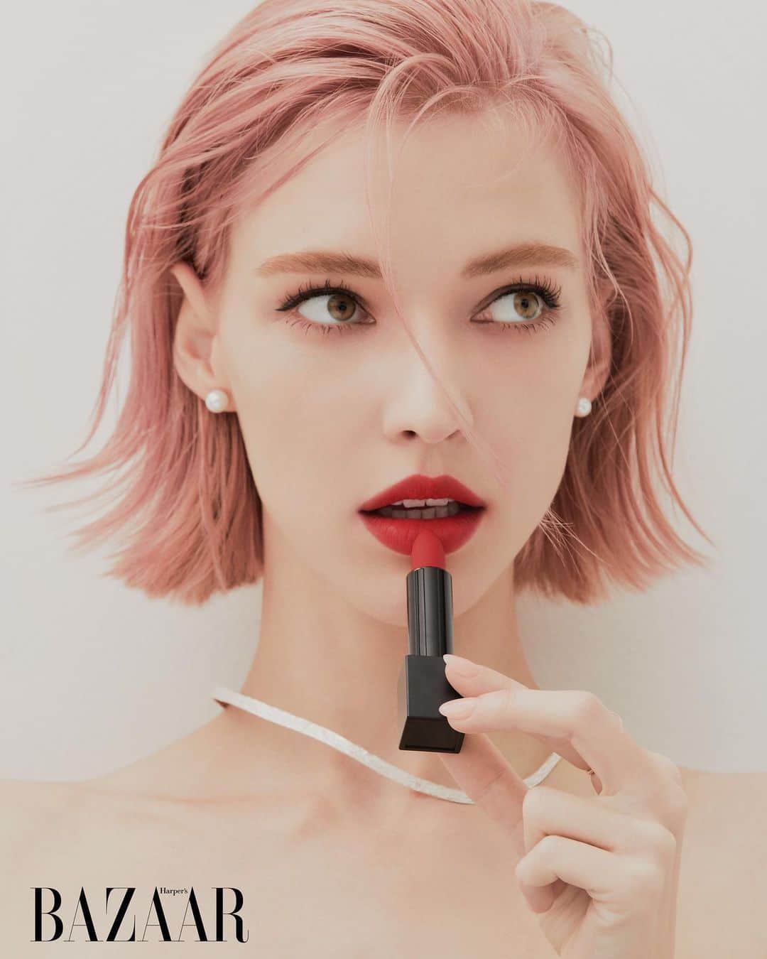 ステファニー・ミチョヴァさんのインスタグラム写真 - (ステファニー・ミチョヴァInstagram)「이번 촬영은 항상 너무 하고 싶었던 하퍼스 바자 매거진과 함께 했어요. 꿈이 이루어진 느낌이고 촬영팀들도 최고였어요!! 이번 달 <하퍼스 바자 코스메틱>에서 만나요!  ♥️💋 This shoot was such a dream come true and such a lovely team to work with! This month Harpers Bazaar Magazine Korea with Harpers Bazaar Cosmetics. 🙈❤️ @harpersbazaarkorea @bazaarcosmetics.kr」11月4日 21時03分 - stefaniemichova