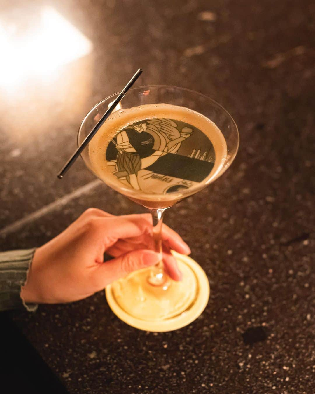 Park Hyatt Tokyo / パーク ハイアット東京さんのインスタグラム写真 - (Park Hyatt Tokyo / パーク ハイアット東京Instagram)「Enjoy an Espresso Martini topped with the artwork of Valerio Adami's at our New York Bar.  ヴァレリオ アダミのアートワークが浮かぶエスプレッソマティーニをニューヨークバーでどうぞ。  Share your own images with us by tagging @parkhyatttokyo  ————————————————————— #parkhyatttokyo#luxuryispersonal  #パークハイアット東京 #valerioadami #newyorkbar #espressomartini #ヴァレリオアダミ #ニューヨークバー #エスプレッソマティーニ」11月4日 21時03分 - parkhyatttokyo