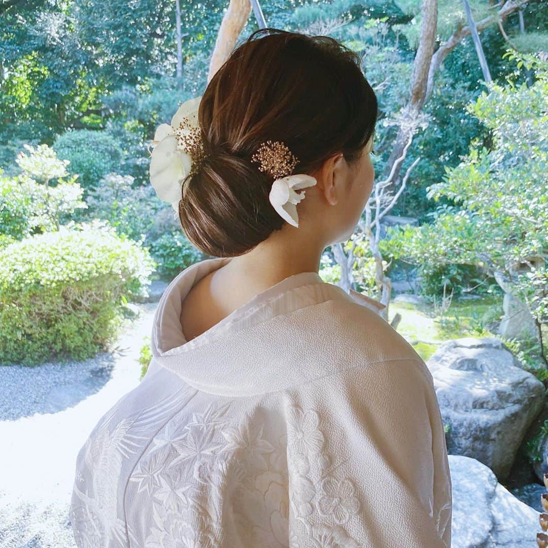 R.Y.K Vanilla Emuさんのインスタグラム写真 - (R.Y.K Vanilla EmuInstagram)「花嫁さまhair きっちりめにまとめたスタイル  胡蝶蘭を沢山付けました✨  #ヘアメイク#ヘアアレンジ#結婚式#セットサロン #ヘアセット #アップスタイル  #プレ花嫁 #フォトウェディング #前撮り #結婚式ヘア #ロケーション撮影#結婚式準備 #ヘアアクセサリー #お呼ばれヘア#着物ヘア#花嫁ヘアメイク#2020秋婚  #成人式ヘア#花嫁ヘア#成人式#振袖ヘア #花嫁ヘアスタイル #振袖#ブーケ#生花#ドライフラワー#髪飾り#結婚式前撮り#ウエディングヘア#出張ヘアメイク」11月4日 21時14分 - ryky0101