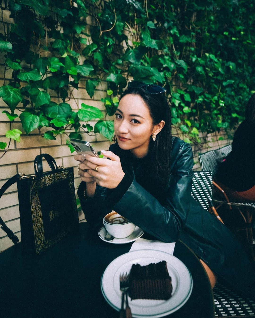 山中海輝のインスタグラム：「I feel like I'm in Paris.  とか言ってめっちゃ表参道。」
