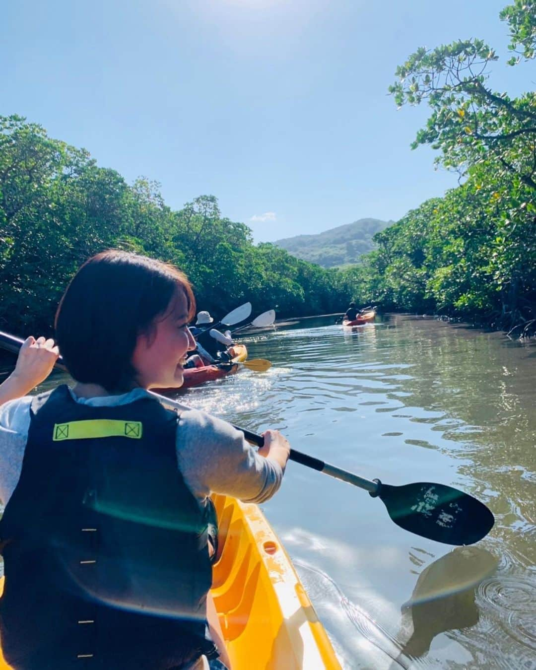 新谷あやかさんのインスタグラム写真 - (新谷あやかInstagram)「・  #カヤック 🚣‍♂️  ・ #kayak   ・  新谷あやか #shinyaayaka  #actress #女優 #英語の先生　 #englishteacher  #ショートボブ  #ショートカット  #美脚トレーニング  #shorthair  #japanesegirl  #goodmorning  #健康第一#笑顔  #smile  #笑顔チャレンジ #smilechallenge #丸顔ショート  #ニュージーランド #オークランド #クライストチャーチ #nz#nz🇳🇿 #海外留学 #語学留学 #博多　#福岡 #福岡市  #姉妹都市」11月4日 21時20分 - shinya.ayaka