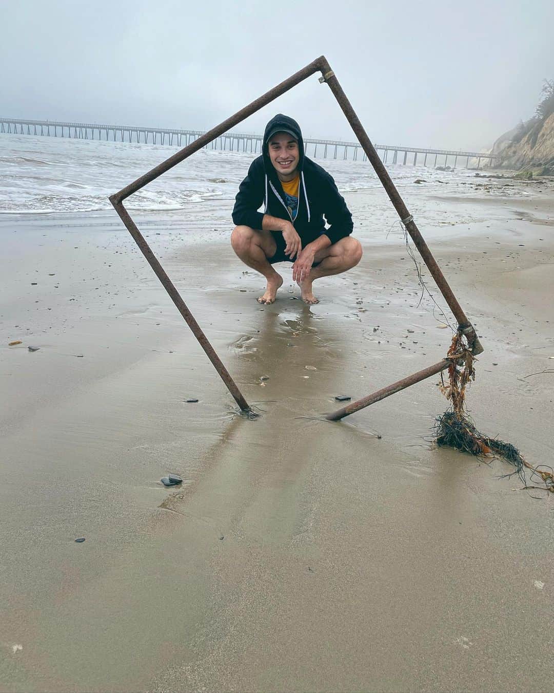 ジョーイ・ブラッグのインスタグラム：「America is like a mermaid without a tail. Drowning.」