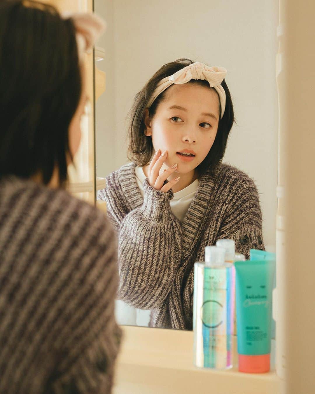 LuLuLun（ルルルン公式）さんのインスタグラム写真 - (LuLuLun（ルルルン公式）Instagram)「【ルルルンのある生活】 11月は一気に乾燥が本格化。 これまで以上に、お肌の潤いケアに励みます。  #霜月 #乾燥肌 #11月 #November #ルルルンのある生活 #Autumn #秋 #ルルルンクレンジングマイルドジェル #ルルルンローションクリア #ごきげんをつくる #ルルルン #誰でもきれいになれる日常 #lululun #クレンジング #化粧水 #スキンケア #美容 #乾燥肌対策 #乾燥肌ケア」11月5日 8時00分 - lululun_jp