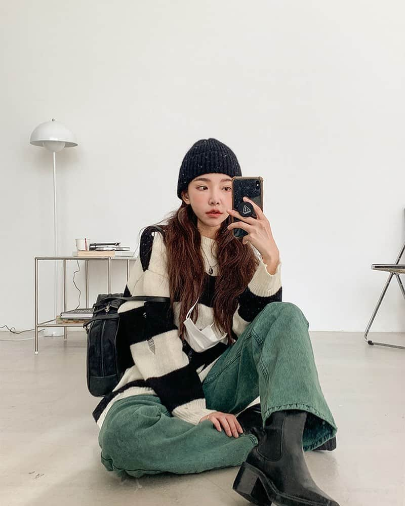 Official STYLENANDAのインスタグラム：「굿모닝🖤 #stylenanda」