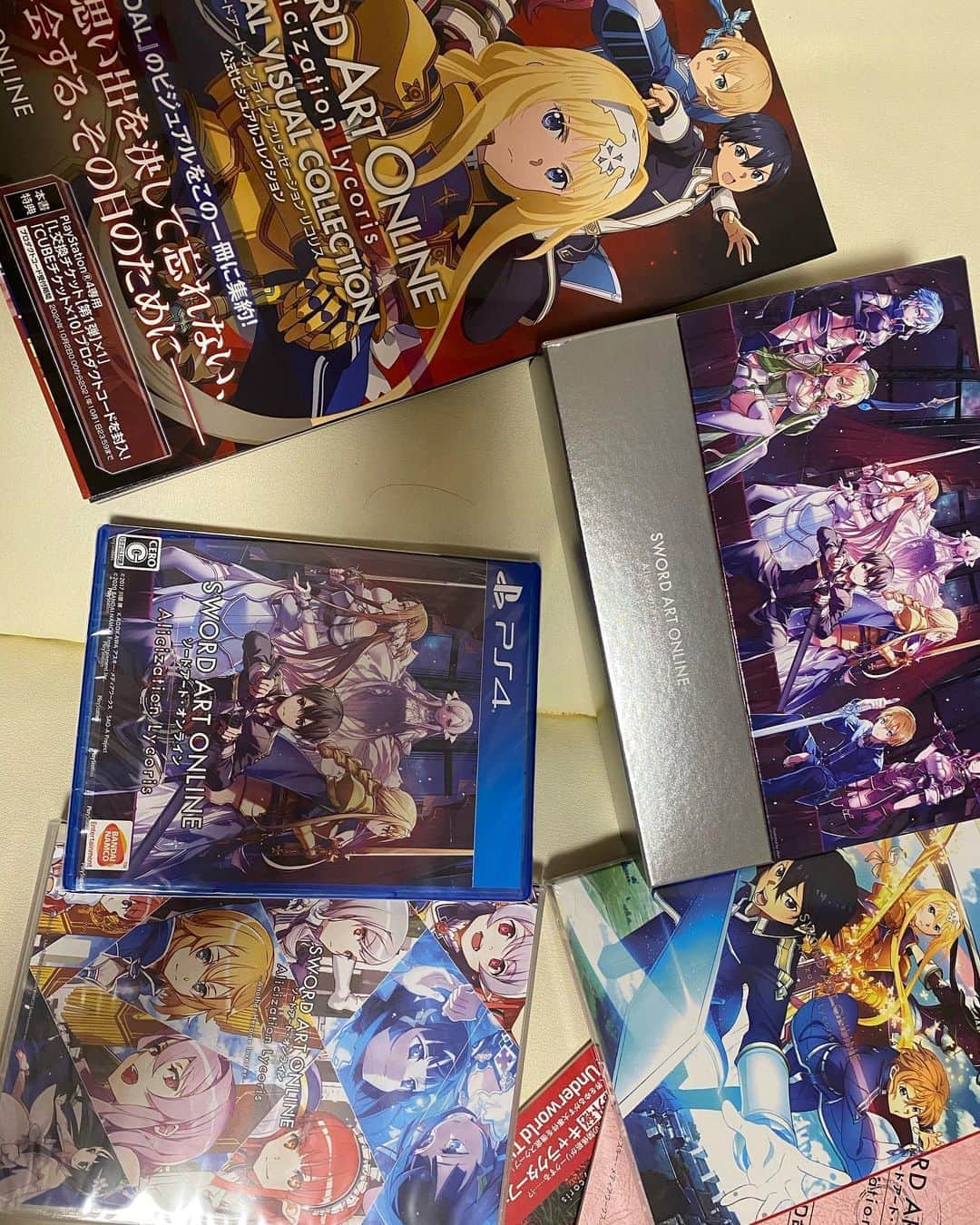 涼宮琴音のインスタグラム：「頂いたSAOAL昨日からずーっとやってる🎮！ やっぱりSAOは最高だなぁ💄💋✨ #SAO #saoalicizationlycoris  #SAOAL #ソードアートオンライン オンライン」