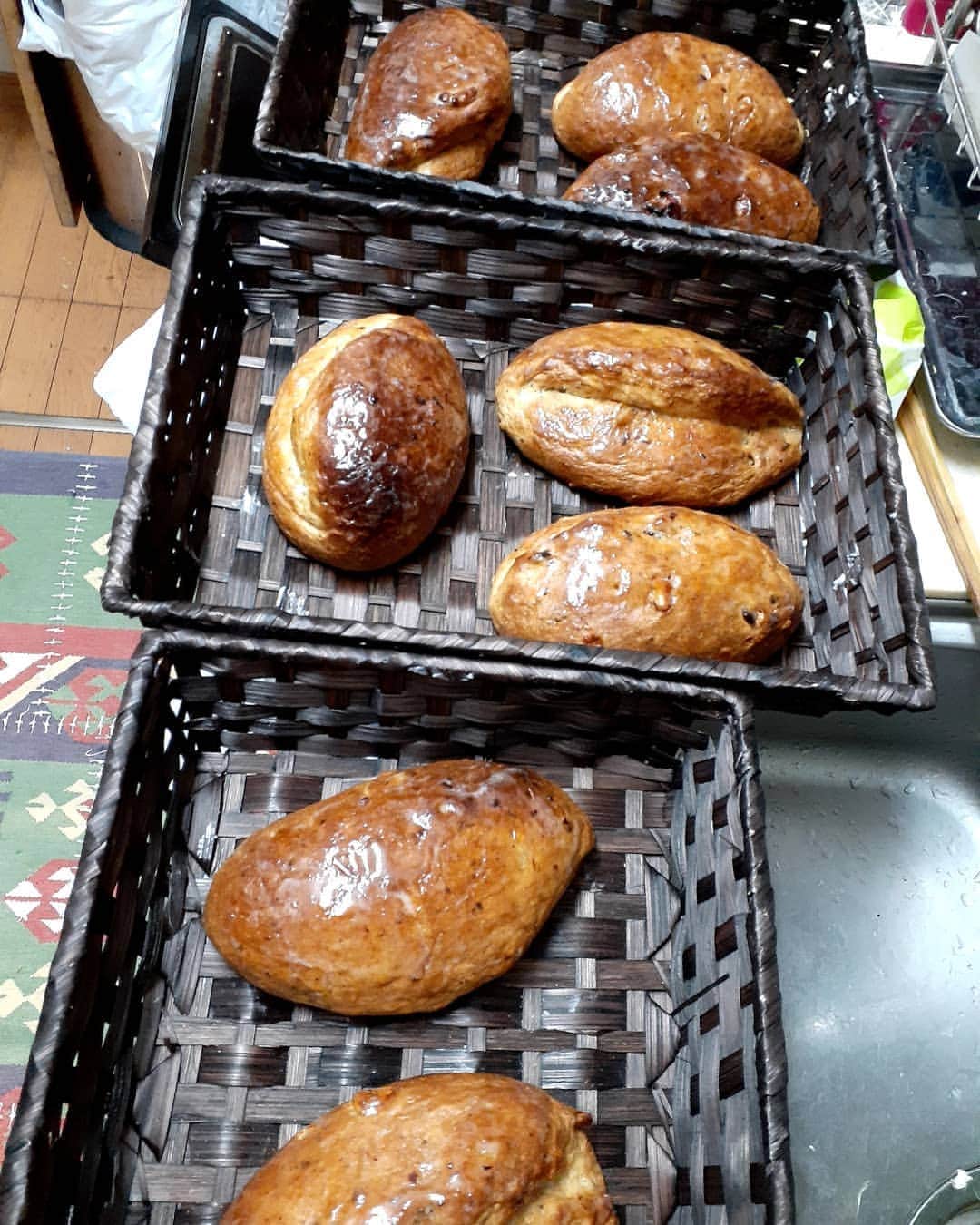 のインスタグラム：「シトーレン焼きました！舞台本番中なので、今年は早めに。」