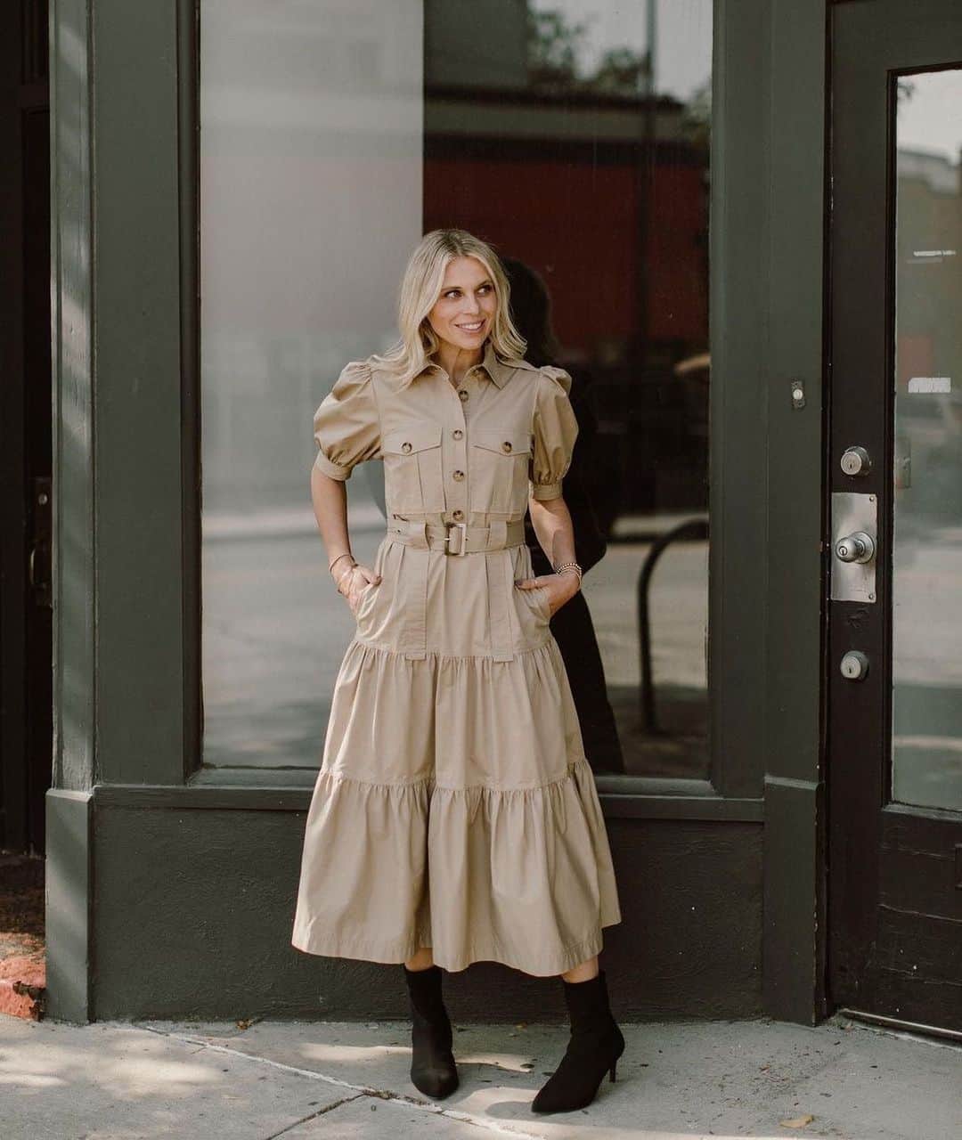 デレクラムのインスタグラム：「A modern take on utility. @blond.genius steps out in the Buffy Utility Maxi Dress.」
