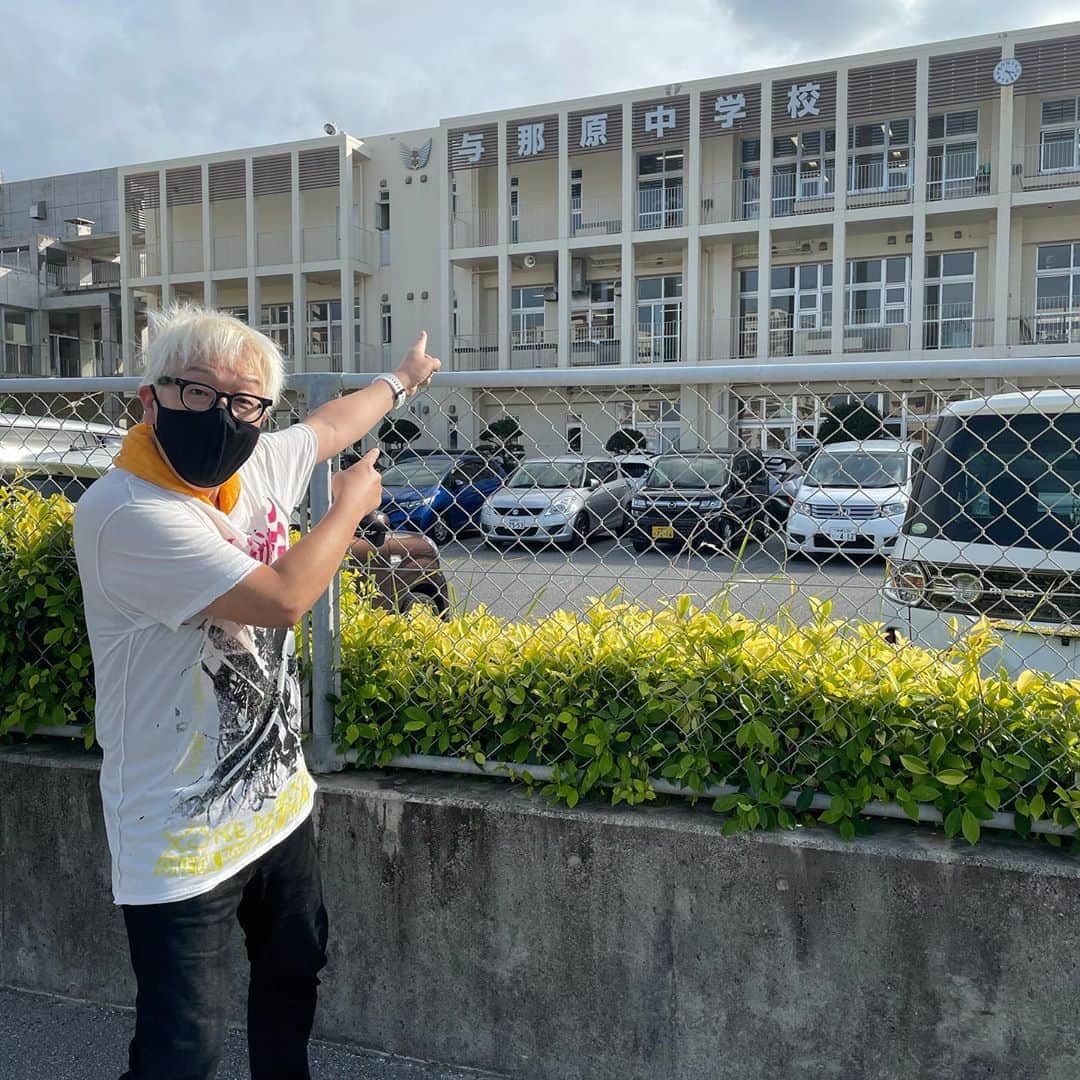 桂きん太郎さんのインスタグラム写真 - (桂きん太郎Instagram)「#落語 #体験学習 で #沖縄 #与那原中学校 に 行ってきました。 学年ごとに3ステージ。  ソーシャルディスタンス 換気もバッチリ‼︎」11月4日 23時20分 - kintarohkatsura