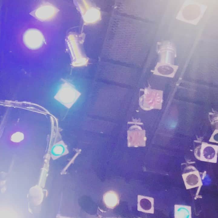 こーいちのインスタグラム：「鹿児島CAPARVO HALLのスタッフさんにも会えて、そして来てくれたみんなにも会えてバリ最高やった。 また必ず帰ってきやす。 そしていつか桜島であの人のように。 ほなまたなー。  #あと俺がミスったん #ほんとごめんなさい #顔洗って出直してきます」