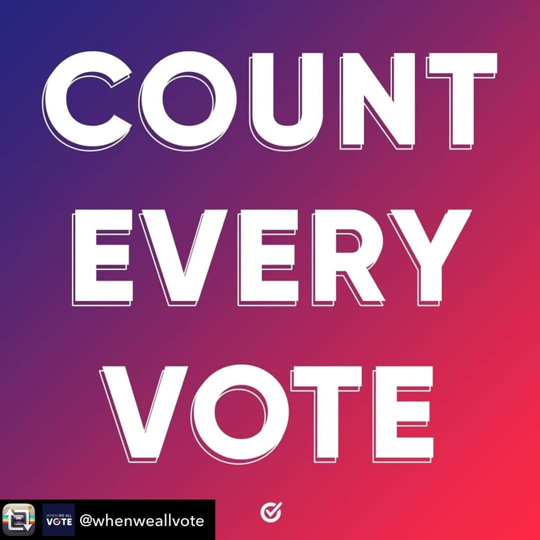 ションダ・ライムズさんのインスタグラム写真 - (ションダ・ライムズInstagram)「We need every vote counted. Trust the democratic process. #whenweallvote」11月4日 23時42分 - shondarhimes